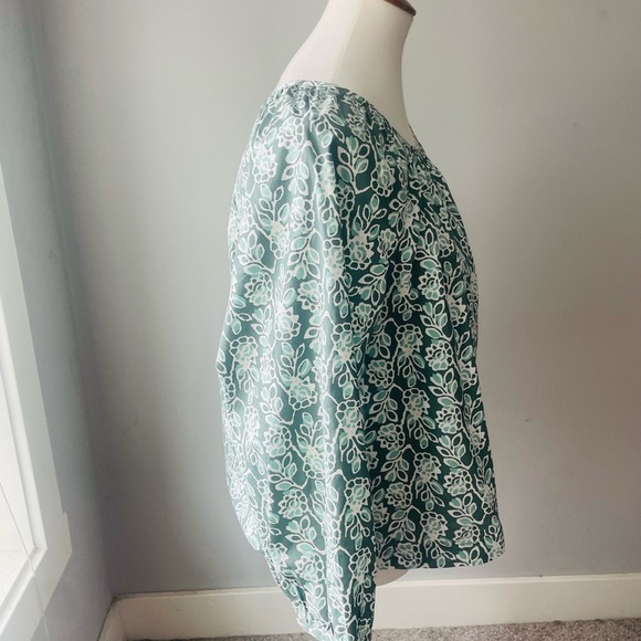 J. Crew Green and Ivory Scoop Neck Popover Top NWT - Picture 3 of 6